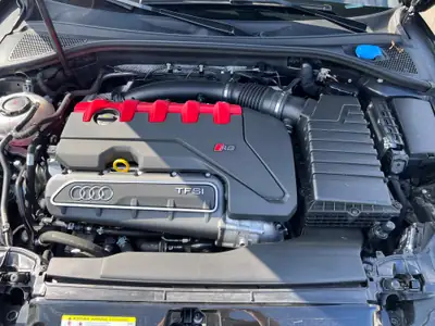 Audi RS3 Sportback « All Black » — 400 ch, Matrix LED, 85'000 km seulement — détail