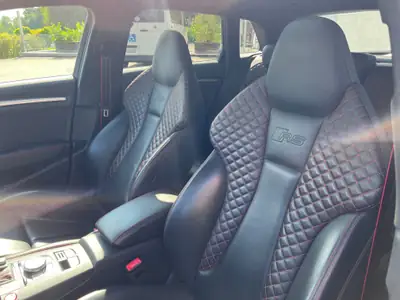 Audi RS3 Sportback « All Black » — 400 ch, Matrix LED, 85'000 km seulement — Miniature 8