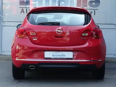 Opel Astra 1.6i Turbo Sport 180 ch — Berline dynamique, sans sinistre, 202 400 km — detail