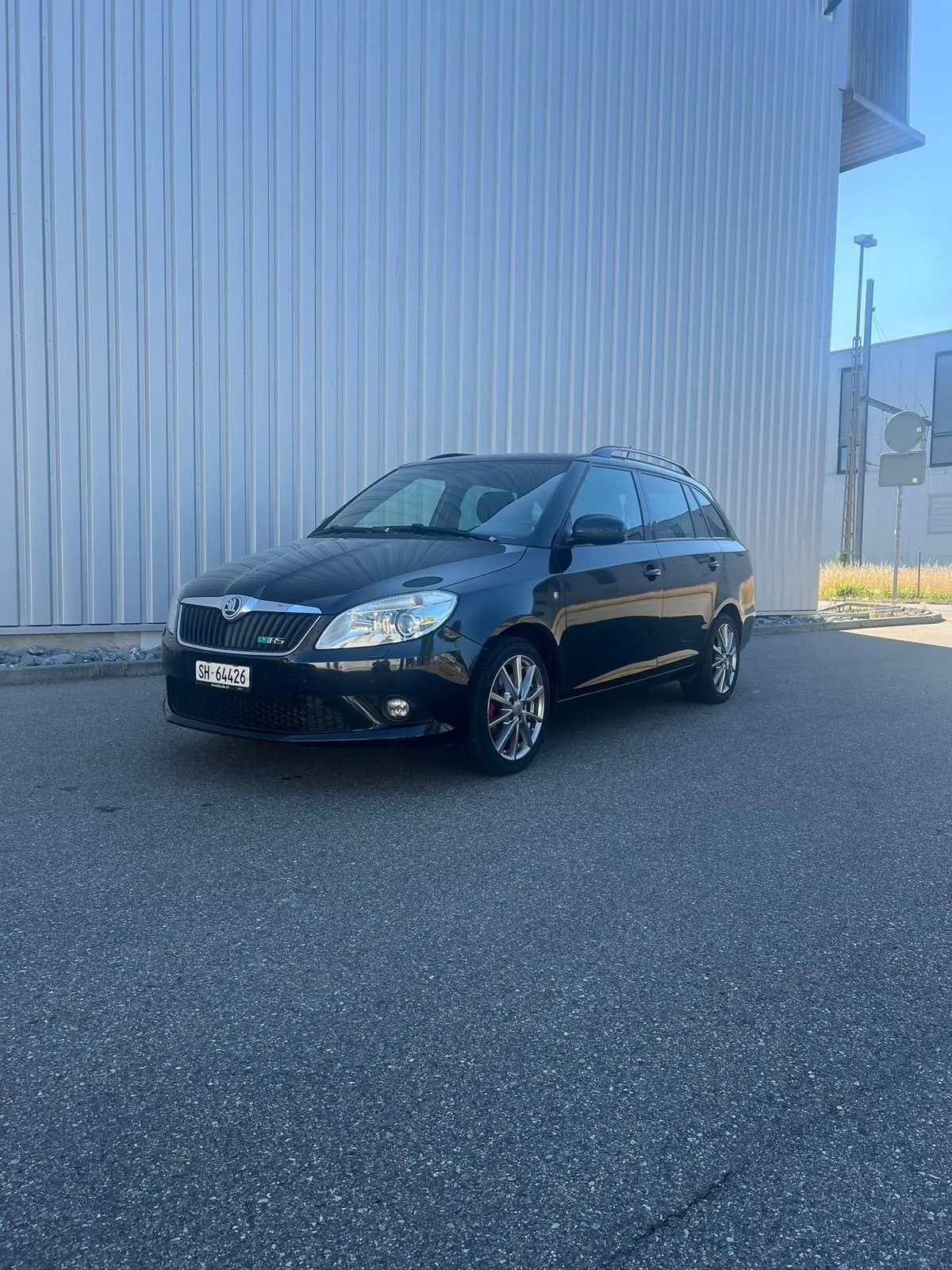 Skoda Fabia 1.4 TSI RS DSG — Sportive compacte, 180 ch et boîte auto — vista esterna