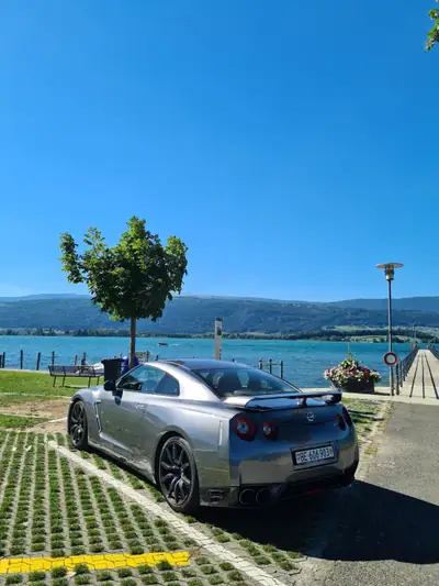 Nissan GT-R 3.8 V6 Biturbo Black Edition — Hypercar Japonaise Authentique, Jamais Modifiée — Heckansicht