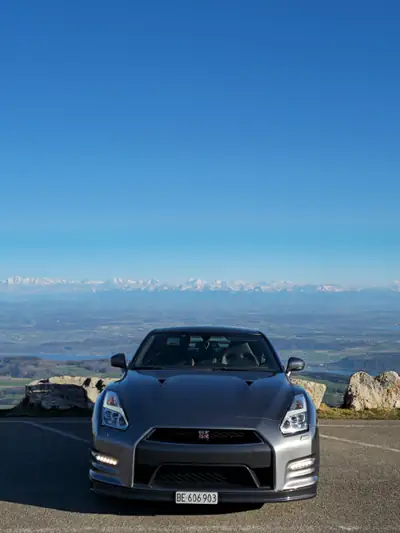 Nissan GT-R 3.8 V6 Biturbo Black Edition — Hypercar Japonaise Authentique, Jamais Modifiée — Miniatur 9