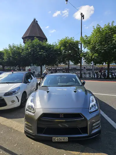 Nissan GT-R 3.8 V6 Biturbo Black Edition — Hypercar Japonaise Authentique, Jamais Modifiée — Miniatur 11
