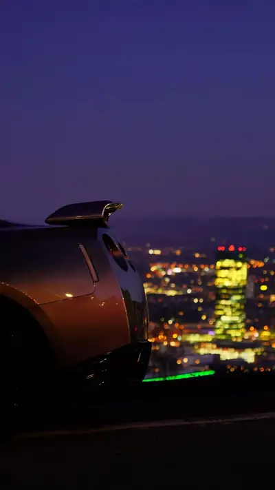 Nissan GT-R 3.8 V6 Biturbo Black Edition — Hypercar Japonaise Authentique, Jamais Modifiée — Miniatur 13