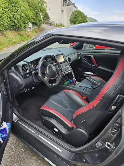 Nissan GT-R 3.8 V6 Biturbo Black Edition — Hypercar Japonaise Authentique, Jamais Modifiée — Miniatur 19