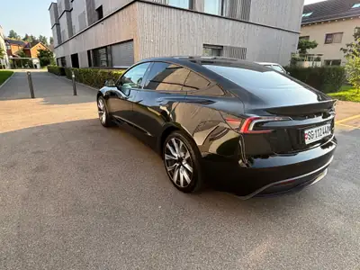 Tesla Model 3 Long Range Dual Motor AWD — Électrique performante, 92 000 km, vitrages teinté — vista posteriore