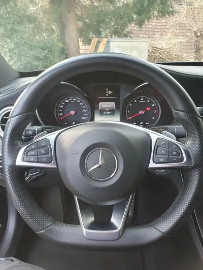 Mercedes-Benz C 400 AMG Line 4Matic — Élégance sportive et traction intégrale — dettaglio