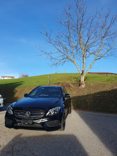 Mercedes-Benz C 400 AMG Line 4Matic — Élégance sportive et traction intégrale — Miniatura 11