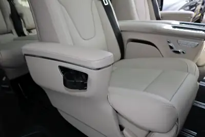 Mercedes-Benz V 300 d lang Exclusive 4Matic — Monospace premium 7 places, pack luxe complet — Thumbnail 31