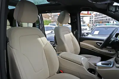 Mercedes-Benz V 300 d lang Exclusive 4Matic — Monospace premium 7 places, pack luxe complet — Thumbnail 32