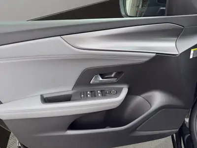Opel Mokka e GS Line Elegance 2024 — SUV électrique compact, quasi neuf avec garantie batterie — Thumbnail 12