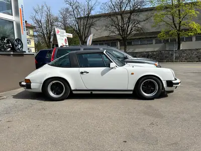 Porsche 911 Carrera Targa 1984 — Icône cabriolet, 231 ch, boîte manuelle — Seitenansicht