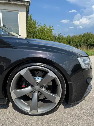 Audi RS5 Coupé 4.2 FSI — Sportive allemande 470 ch, révision complète à 204'000 km — interni