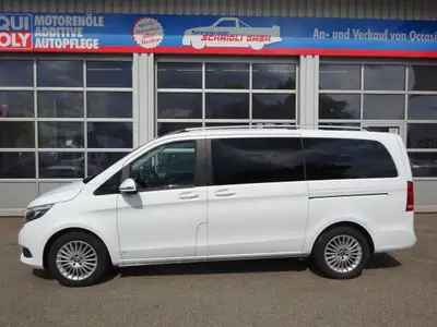 Mercedes-Benz V 220 d Lang 4Matic — Monospace premium 7 places, motorisation diesel efficace — dashboard