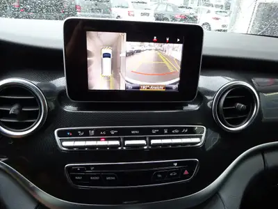 Mercedes-Benz V 220 d Lang 4Matic — Monospace premium 7 places, motorisation diesel efficace — Thumbnail 9