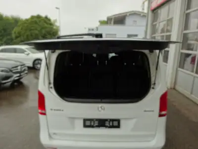 Mercedes-Benz V 220 d Lang 4Matic — Monospace premium 7 places, motorisation diesel efficace — Thumbnail 14