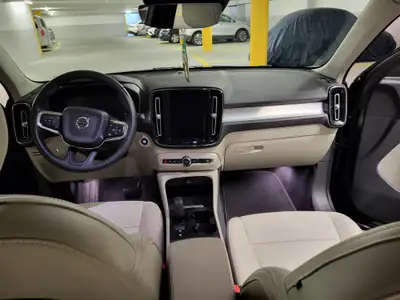 Volvo XC40 T3 Momentum — SUV compact premium, 69'000 km, automatique fluide — interior