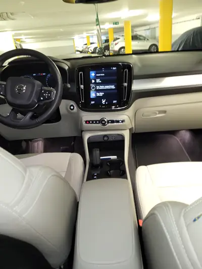 Volvo XC40 T3 Momentum — SUV compact premium, 69'000 km, automatique fluide — Thumbnail 11