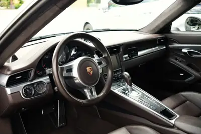Porsche 911 Carrera 4S PDK — Propulsion intégrale, 400 ch et transmission sport — Thumbnail 8