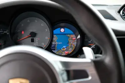 Porsche 911 Carrera 4S PDK — Propulsion intégrale, 400 ch et transmission sport — Thumbnail 13