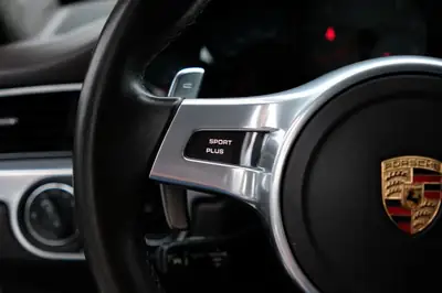 Porsche 911 Carrera 4S PDK — Propulsion intégrale, 400 ch et transmission sport — Thumbnail 15