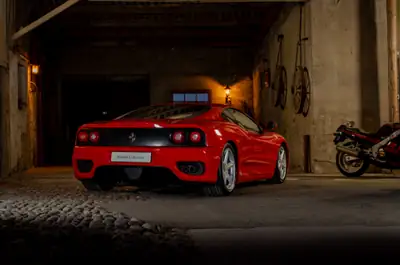 Ferrari F360 Modena — Légendaire coupé sport 400 ch, historique complet — côté
