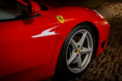 Ferrari F360 Modena — Légendaire coupé sport 400 ch, historique complet — Miniature 13