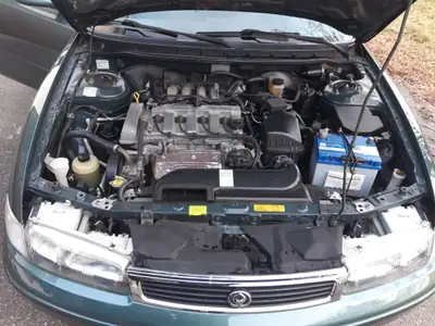 Mazda 626 2.0i Fresh Line — Berline compacte fiable, 121 000 km, essence manuelle — détail