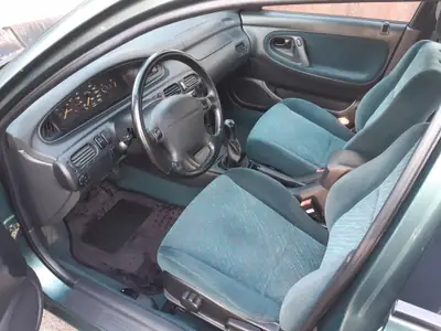 Mazda 626 2.0i Fresh Line — Berline compacte fiable, 121 000 km, essence manuelle — tableau de bord