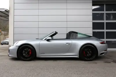 Porsche 911 Targa 4 GTS PDK — Chef-d'œuvre cabriolet, 450 ch et garantie Approved — fianco