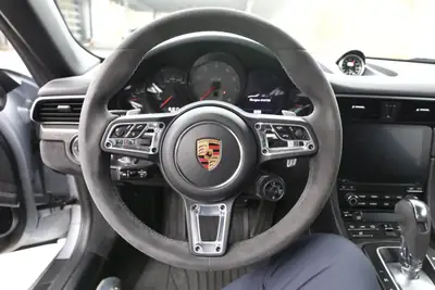Porsche 911 Targa 4 GTS PDK — Chef-d'œuvre cabriolet, 450 ch et garantie Approved — Miniatura 7