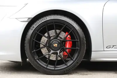 Porsche 911 Targa 4 GTS PDK — Chef-d'œuvre cabriolet, 450 ch et garantie Approved — Miniatura 9