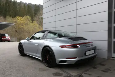 Porsche 911 Targa 4 GTS PDK — Chef-d'œuvre cabriolet, 450 ch et garantie Approved — Miniatura 13