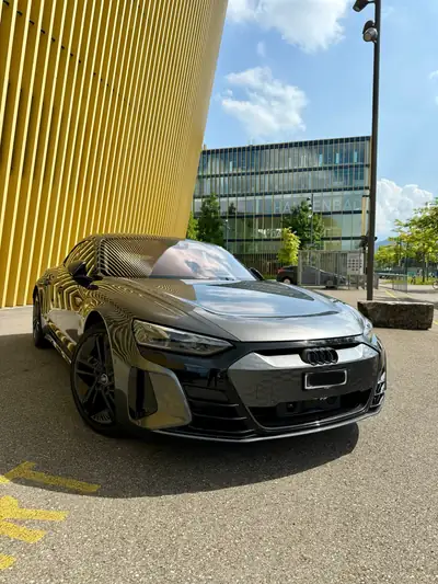 Audi e-tron GT quattro 2023 — Gran turismo électrique haute performance, 63 000 km — côté