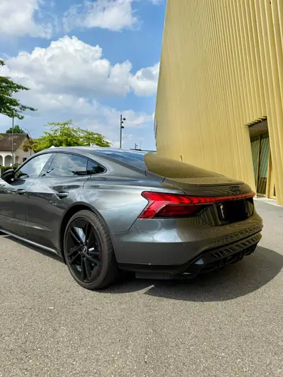 Audi e-tron GT quattro 2023 — Gran turismo électrique haute performance, 63 000 km — intérieur