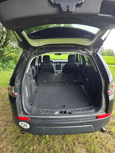 Land Rover Discovery Sport 2.0 TD4 SE — SUV 7 places robuste, sans accident, 111'994 km — Miniature 9