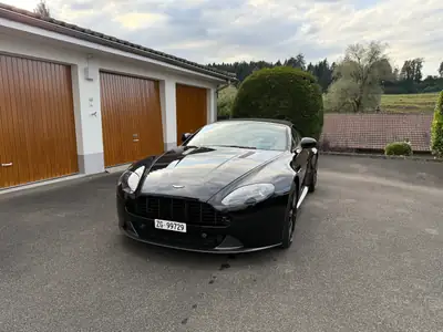 Aston Martin V8 Vantage N430 Sportshift — Cabriolet légendaire, 437 ch de pure performance — tableau de bord