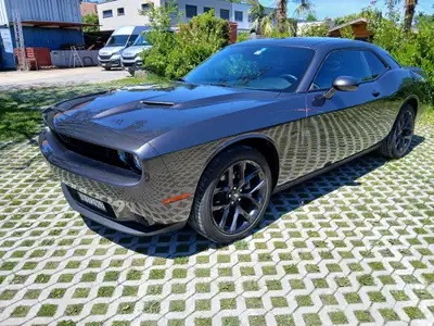 Dodge Challenger SXT 3.6 — Muscle-car américain, 309 ch et design intemporel — vue extérieure