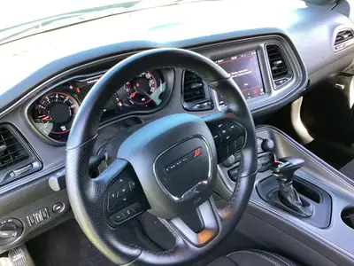 Dodge Challenger SXT 3.6 — Muscle-car américain, 309 ch et design intemporel — détail