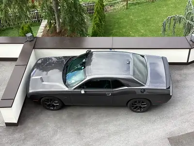 Dodge Challenger SXT 3.6 — Muscle-car américain, 309 ch et design intemporel — Miniature 8