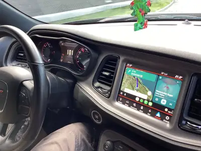 Dodge Challenger SXT 3.6 — Muscle-car américain, 309 ch et design intemporel — Miniature 15