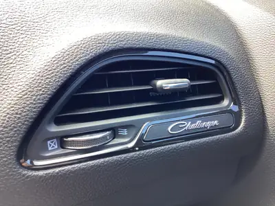 Dodge Challenger SXT 3.6 — Muscle-car américain, 309 ch et design intemporel — Miniature 21