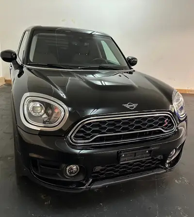 MINI Countryman Cooper S ALL4 — SUV compact sportif, 192 PS et transmission intégrale — rear view