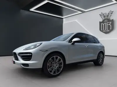 Porsche Cayenne Turbo 2012 — SUV sportif 500 ch, sans sinistre — exterior view