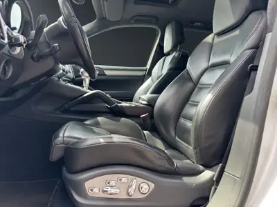 Porsche Cayenne Turbo 2012 — SUV sportif 500 ch, sans sinistre — Thumbnail 9