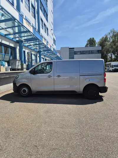 Toyota ProAce 2.0D Panel Van — Utilitaire robuste, 56 000 km, boîte automatique — fianco