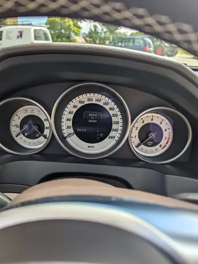Mercedes-Benz E 500 Cabriolet — V8 408 ch, élégance décapotable premium — Miniatur 7