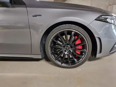 Mercedes-AMG A 35 4Matic Speedshift — Sportivité pure, 45'000 km, garantie 12 mois — côté