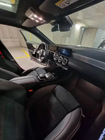 Mercedes-AMG A 35 4Matic Speedshift — Sportivité pure, 45'000 km, garantie 12 mois — tableau de bord