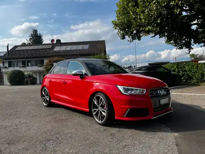 Audi S1 Sportback 2.0 TFSI — Compacte sportive quattro 230 ch, rouge éclatante — Außenansicht